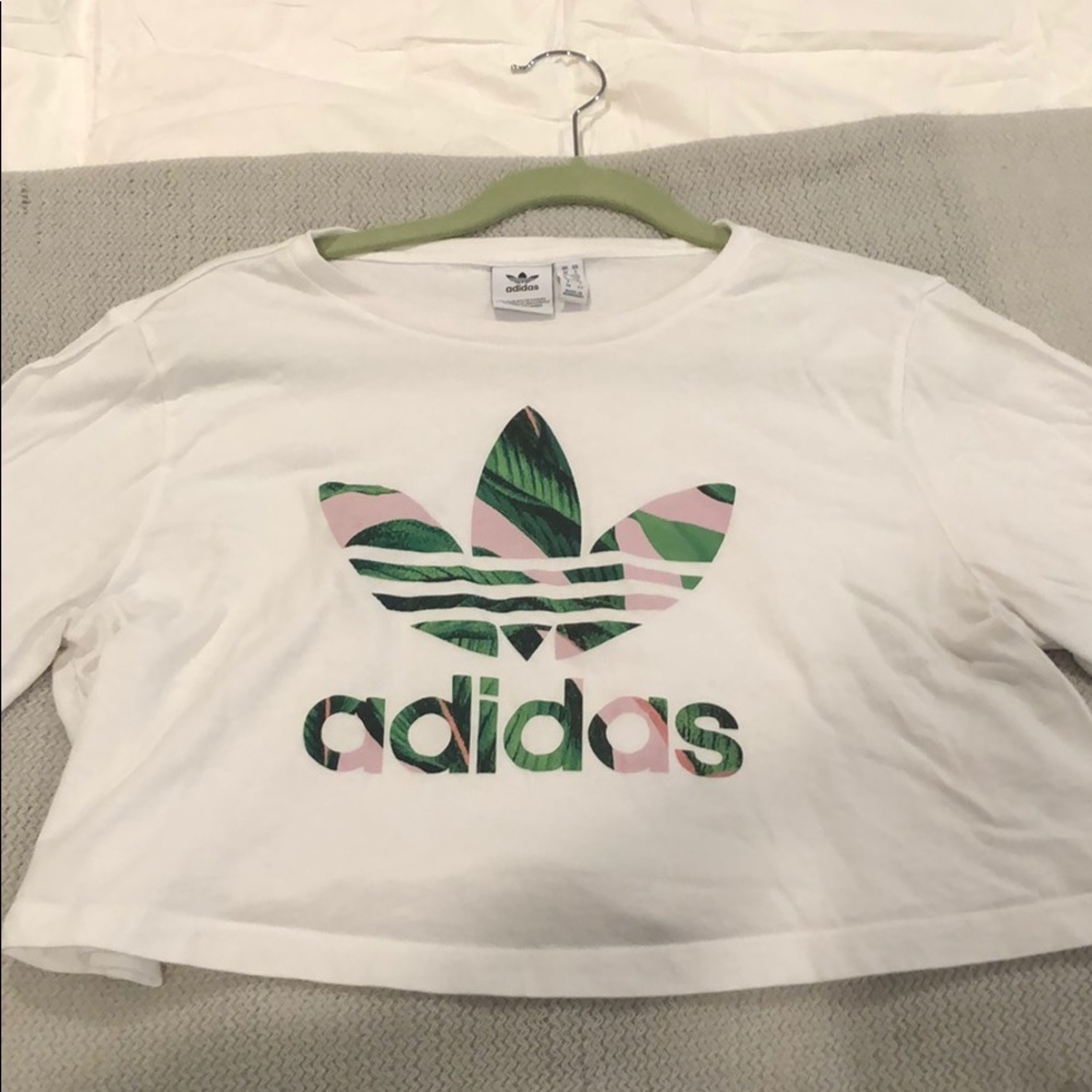 Adidas Cropped t-shirt.